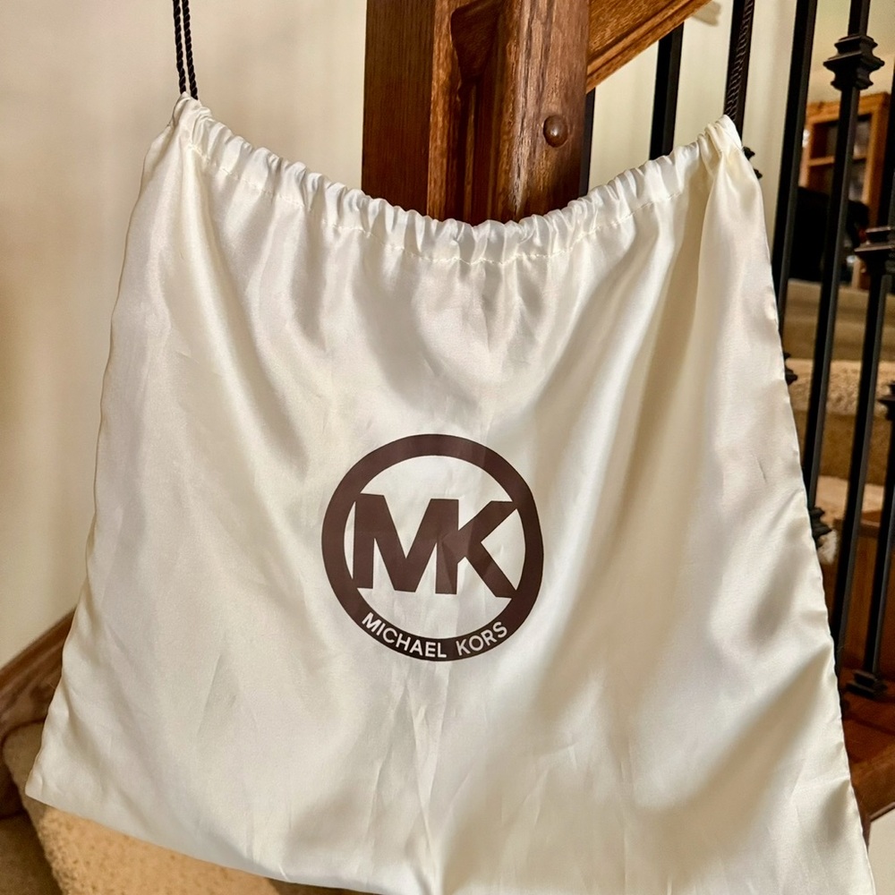 Small Michael Kors White Drawstring Bag